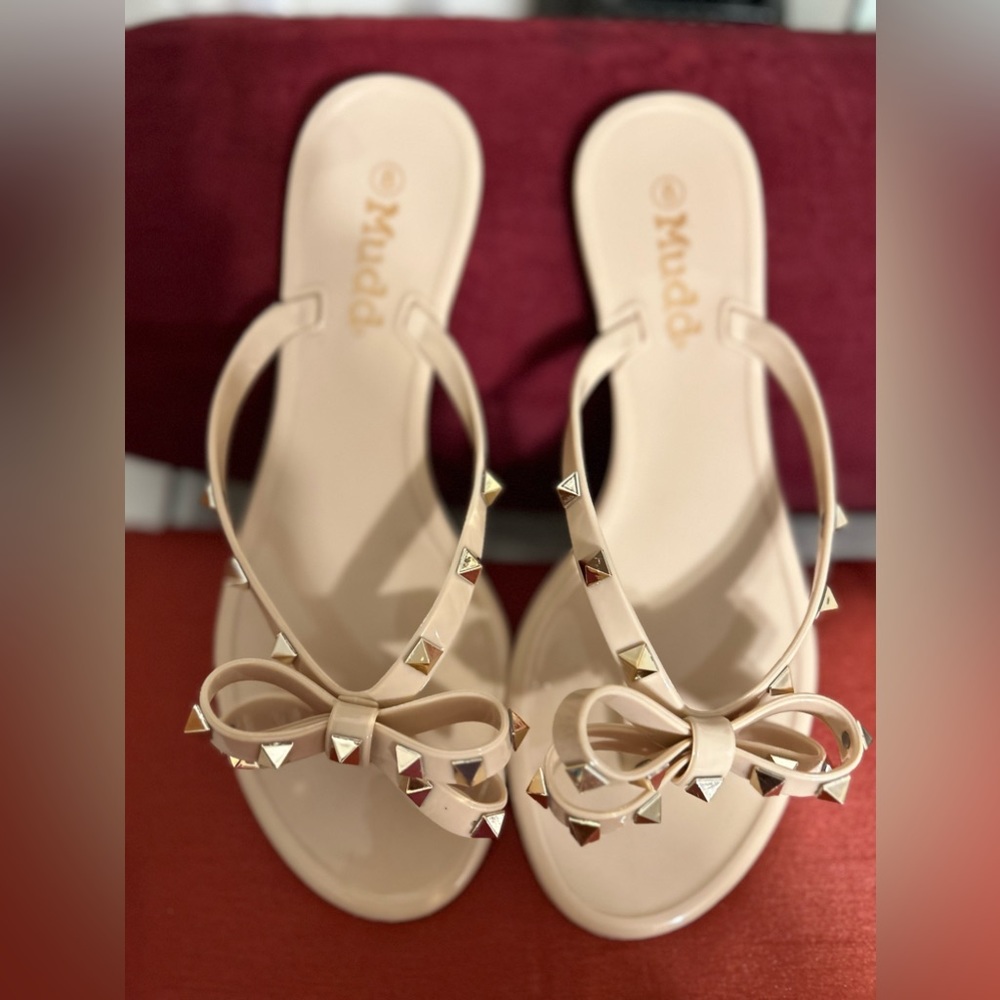 Mudd Sandals worn once.  Size 8